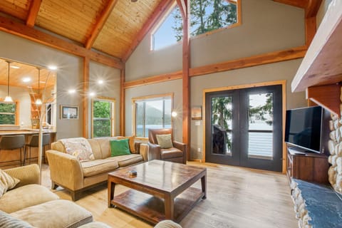 Woodstone Cabin Cabin in Lake Cushman