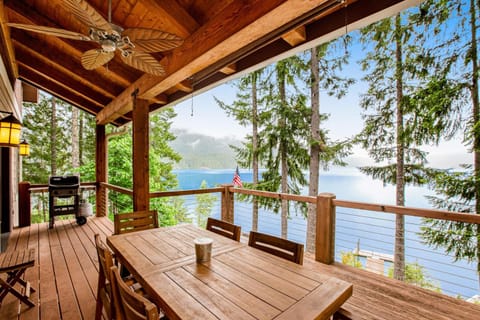 Woodstone Cabin Cabin in Lake Cushman