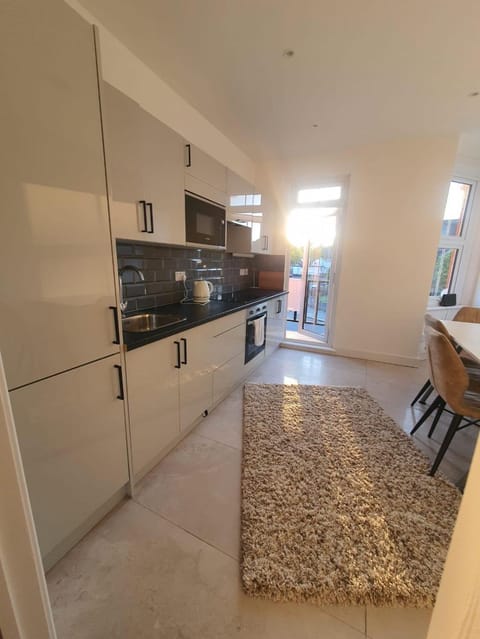 Kitchen or kitchenette, pet friendly