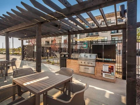 CozySuites At Notch Apartment in Indianapolis