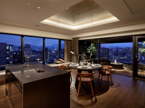 Balcony/Terrace, Living room, Photo of the whole room, City view