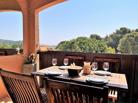 Studio avec terrasse, parking privé proche mer - FR-1-251-506 Apartment in Bormes-les-Mimosas