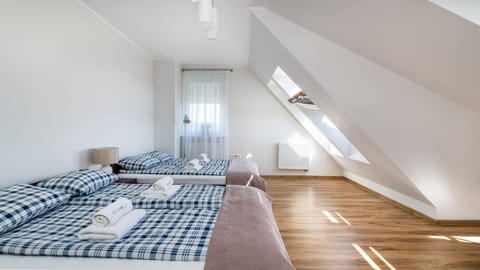 Photo of the whole room, Seating area, Bedroom