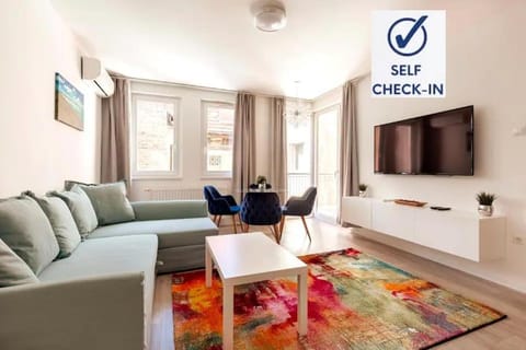 Communal lounge/ TV room, Living room, Seating area