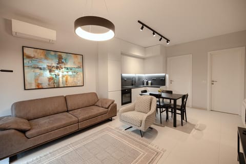 TV and multimedia, Kitchen or kitchenette, Living room, Dining area