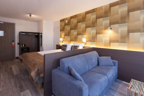 Photo of the whole room, On site