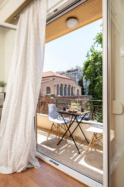 Patio, Day, View (from property/room), Balcony/Terrace