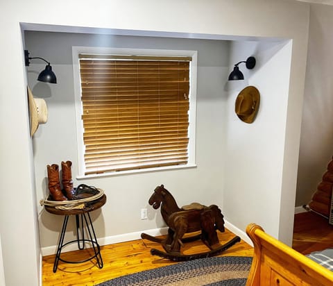 6 Bedroom Cabin by Xquisite Rentals Cabin in Timber Lakes