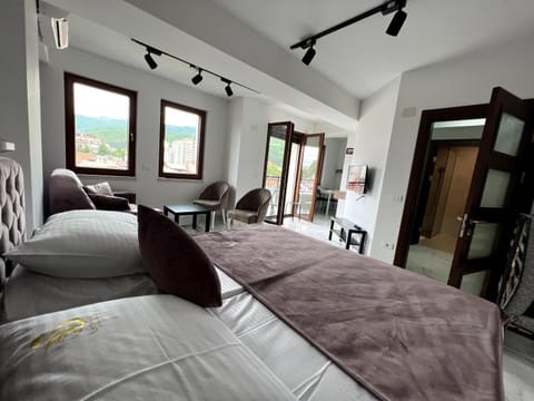 Bed, Living room, Photo of the whole room, Bedroom