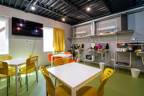 TV and multimedia, Kitchen or kitchenette, Kitchen or kitchenette, Living room, Dining area, Location, minibar, stove