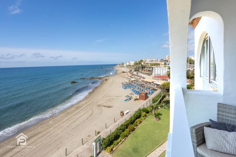 Property building, Garden, Balcony/Terrace, Beach, Sea view