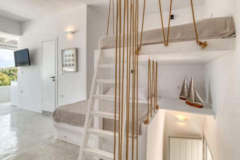 Bed, TV and multimedia