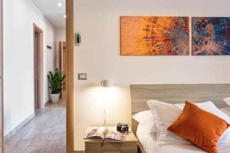 GOCCE VILLAS - El Royale Suites Sorrento Orange Apartment in Sorrento