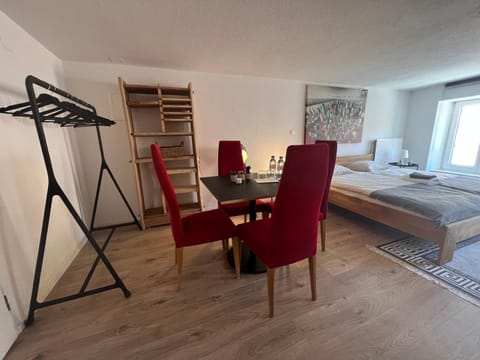 Photo of the whole room, Dining area