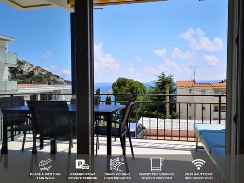 Natural landscape, View (from property/room), Balcony/Terrace, Beach, Sea view, Parking, fireplace, locker, air conditioner