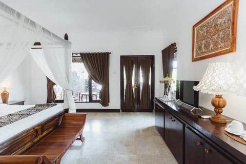 TV and multimedia, Bedroom, hair dresser