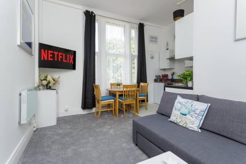 Air Maison - Dockyard Dreams - Close To Gunwharf! Apartment in Portsmouth