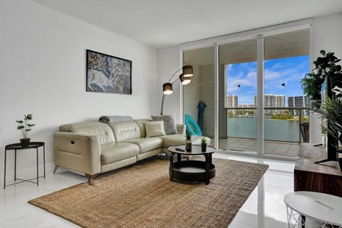 Marina Bay Sunny Isles 1005 Apartment in Sunny Isles Beach
