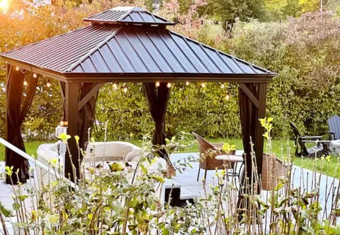 All Seasons Cottage - Game Room - Firepit By Zen Living Short Term Rental House in Luray