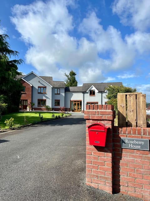 Property building, Garden view, Street view