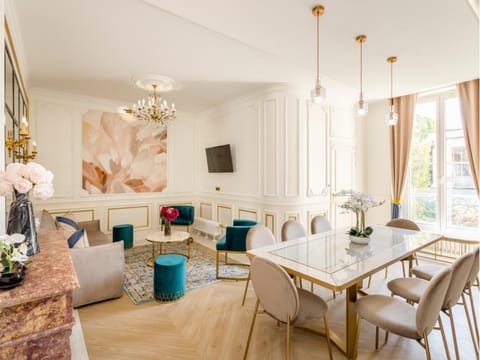 TV and multimedia, Living room, Dining area