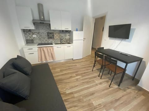 TV and multimedia, Kitchen or kitchenette, Living room, Dining area, minibar, stove