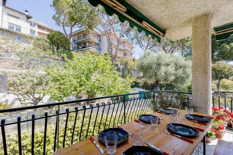 Seaview - Deluxe apartment - Billiard - Pool in July and August - AC in the Bedrooms Apartment in Vallecrosia