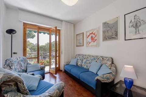 Seaview - Deluxe apartment - Billiard - Pool in July and August - AC in the Bedrooms Apartment in Vallecrosia