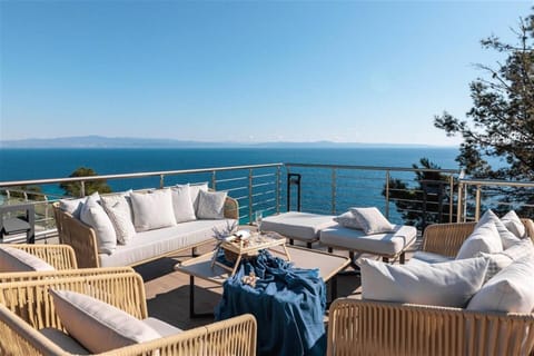 Patio, Natural landscape, View (from property/room), Balcony/Terrace, Seating area, Sea view