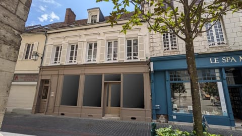 Property building, View (from property/room)