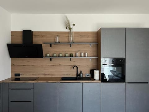 Coffee/tea facilities, Kitchen or kitchenette, dishwasher