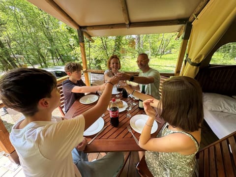 Patio, Lunch, Family