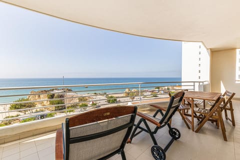 View (from property/room), Balcony/Terrace, Dining area, Sea view, sunbed