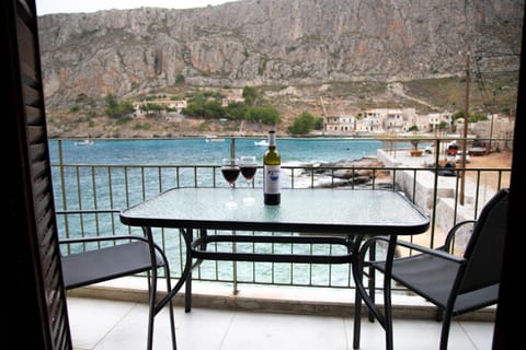 Natural landscape, Balcony/Terrace, Dining area, Mountain view, Sea view, Drinks