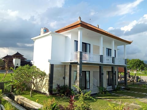 Property building, Day