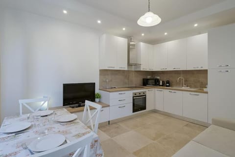 Crissylu Home - Family Friendly Apartment in Vallecrosia