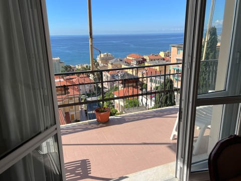 Grande Appartamento Vista Mare Apartment in Varazze