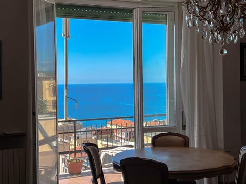 Grande Appartamento Vista Mare Apartment in Varazze