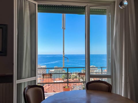 Grande Appartamento Vista Mare Apartment in Varazze