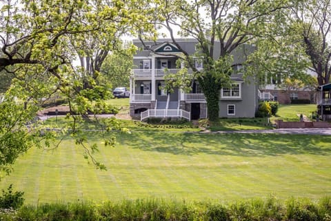 Property building, Spring