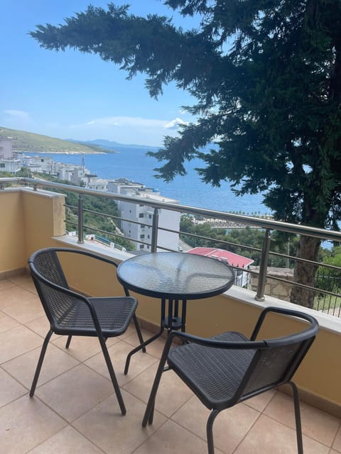 Natural landscape, View (from property/room), Balcony/Terrace, Lake view, Sea view