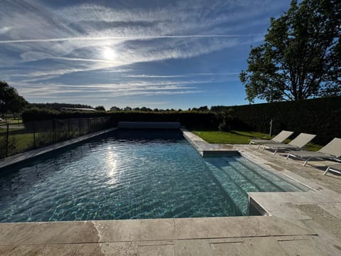 Day, Natural landscape, Pool view, Swimming pool, sunbed