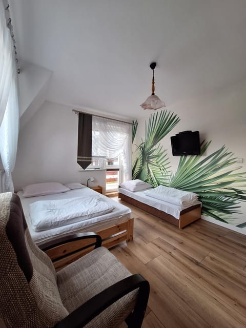 Bed, TV and multimedia, Balcony/Terrace, Photo of the whole room, Bedroom