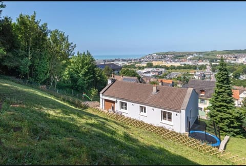 Property building, Day, Neighbourhood, Natural landscape, City view, Sea view, Sea view