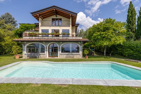 Property building, Spring, Day, Natural landscape, Garden, Garden view, Pool view, Swimming pool, Swimming pool