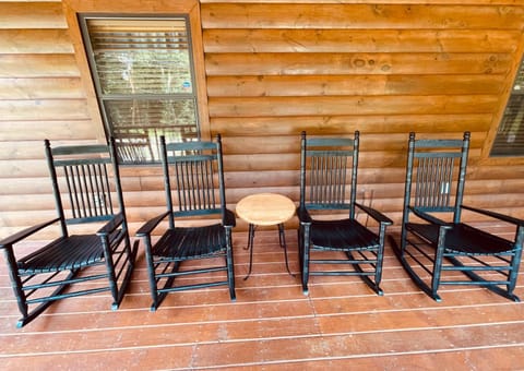 Smoky Mountain Enchanting Haven 3BR2BA Cabin Cabin in Sevier County