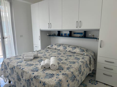 Bed, Photo of the whole room, Bedroom, towels, wardrobe