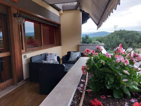 View (from property/room), Balcony/Terrace