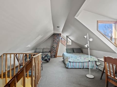 Bed, Seating area, Bedroom