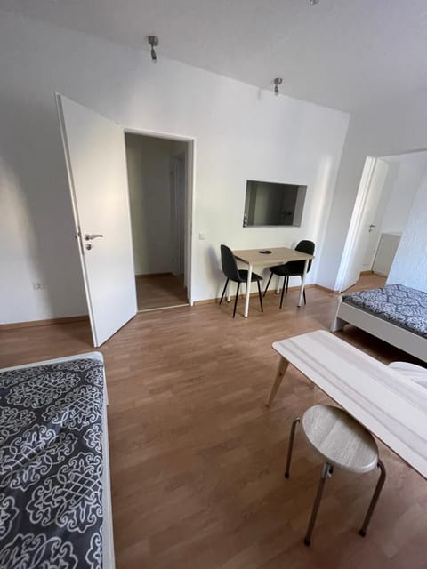 Bed, Seating area, Dining area, Bedroom, hair dresser
